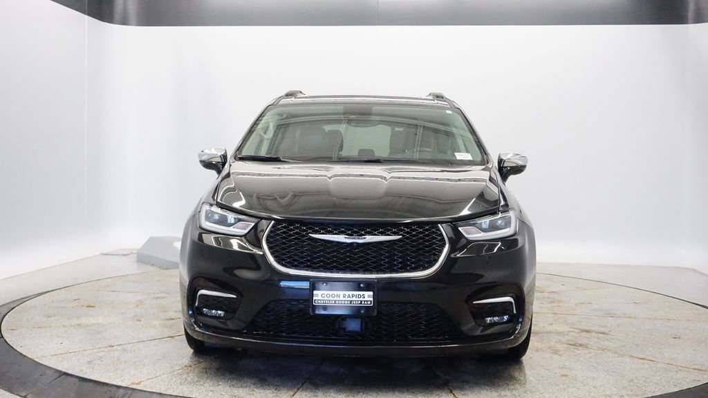 Used 2023 Chrysler Pacifica Limited image 8