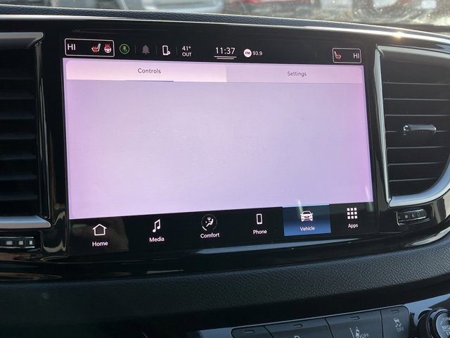 Used 2022 Chrysler Pacifica Touring-L image 49