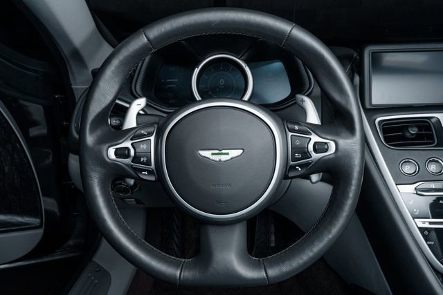 Used 2019 Aston Martin DB11 Volante image 12