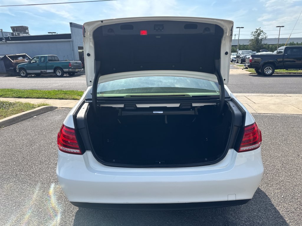 Used 2016 Mercedes-Benz E 350 4MATIC Sedan image 16