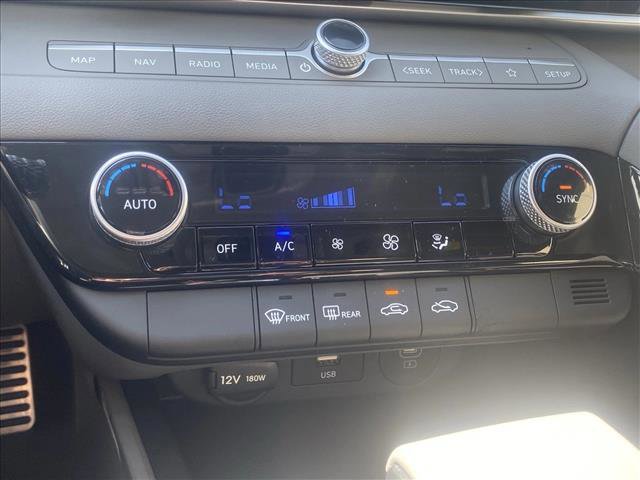 Certified 2025 Hyundai Elantra SEL image 11