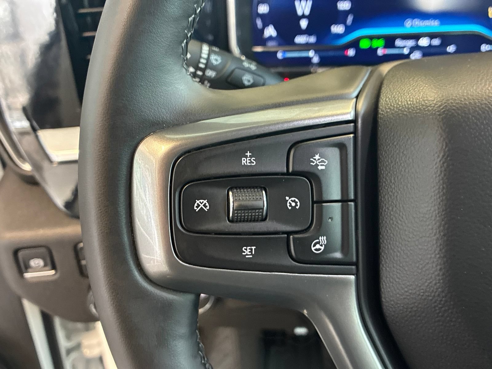 Used 2025 Chevrolet Silverado 2500 LT w/ Convenience Package AWD/4WD image 17