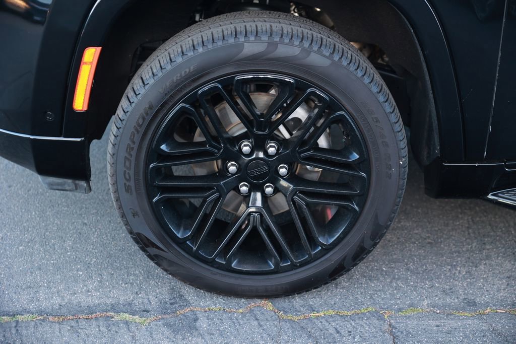 Used 2024 Jeep Wagoneer Series II image 12