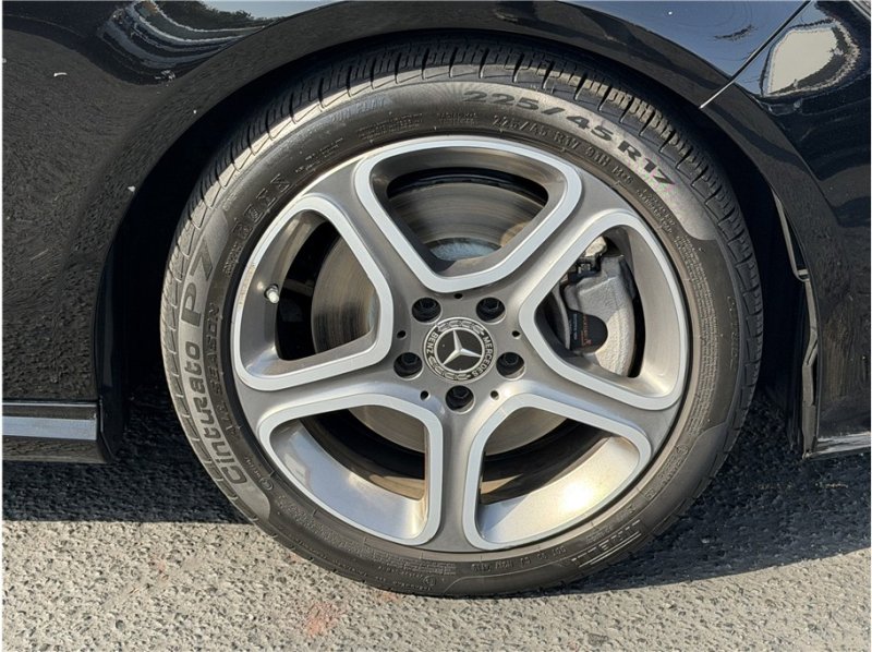 Used 2018 Mercedes-Benz CLA 250 image 7