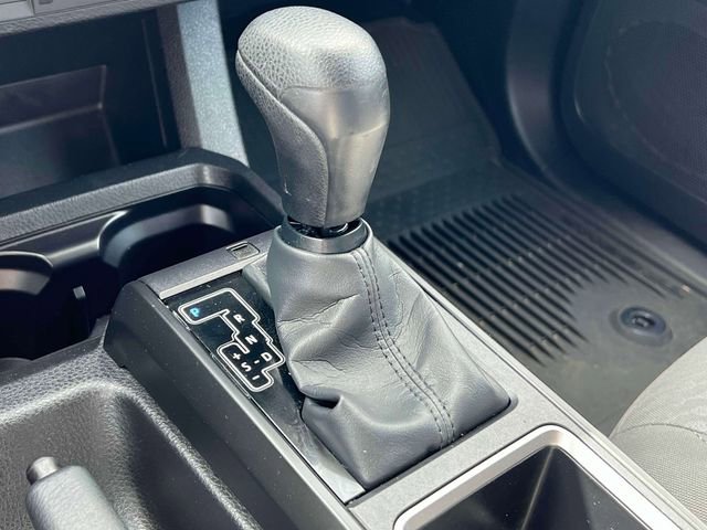 Used 2022 Toyota Tacoma SR image 32