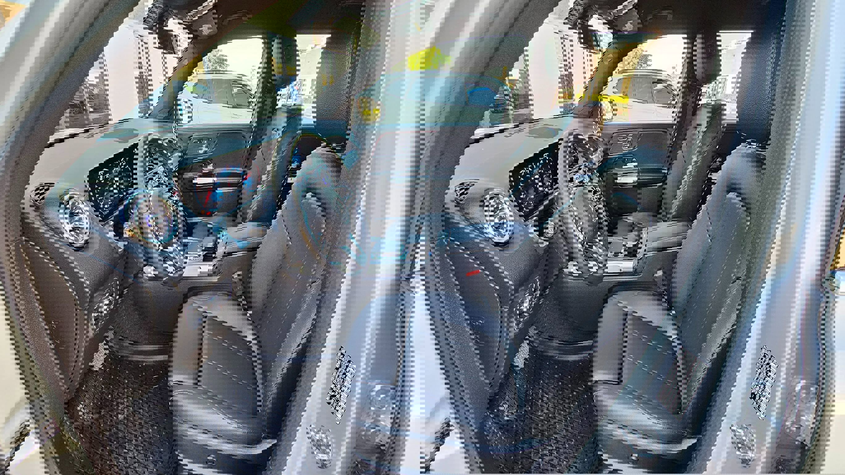 Used 2020 Mercedes-Benz GLB 250 image 17