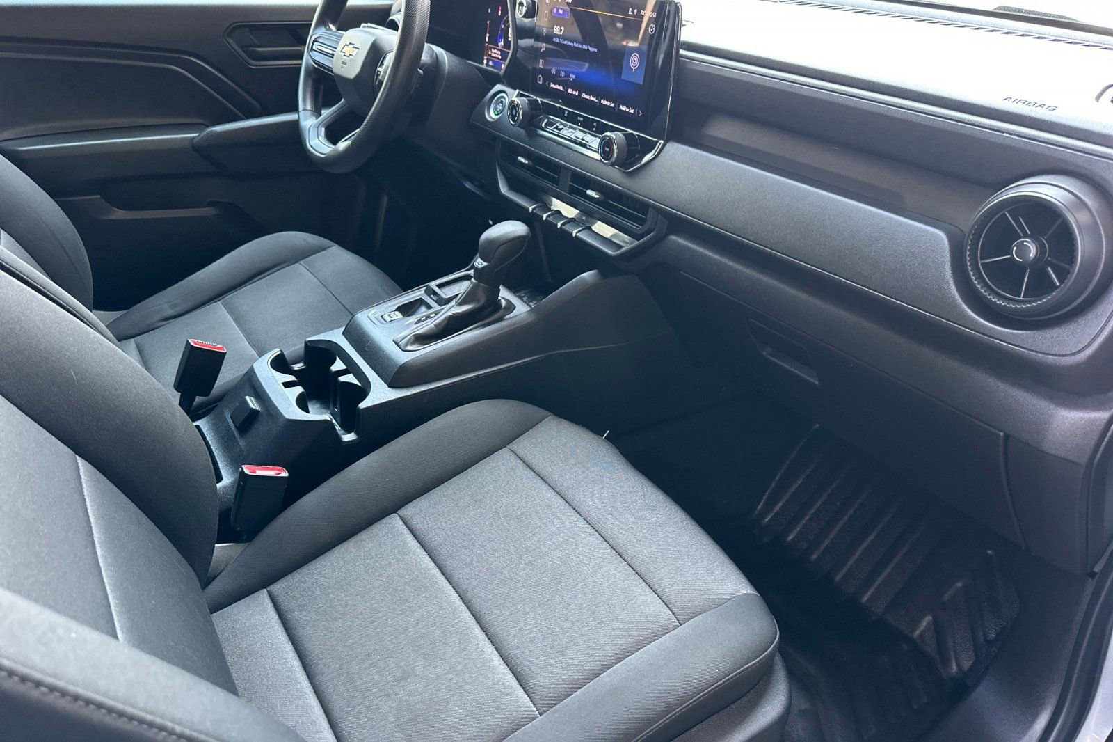 Certified 2023 Chevrolet Colorado W/T image 18