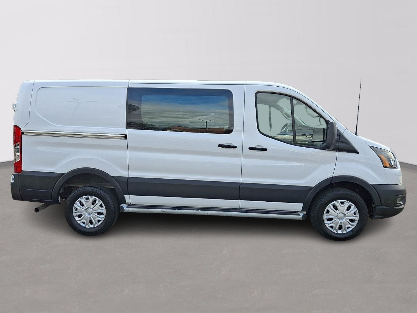 Used 2025 Ford Transit 250 Low Roof w/ Exterior Upgrade Package RWD image 7