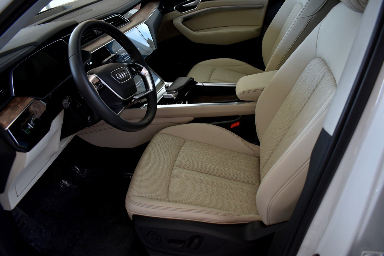 Used 2019 Audi e-tron Premium Plus AWD/4WD image 30