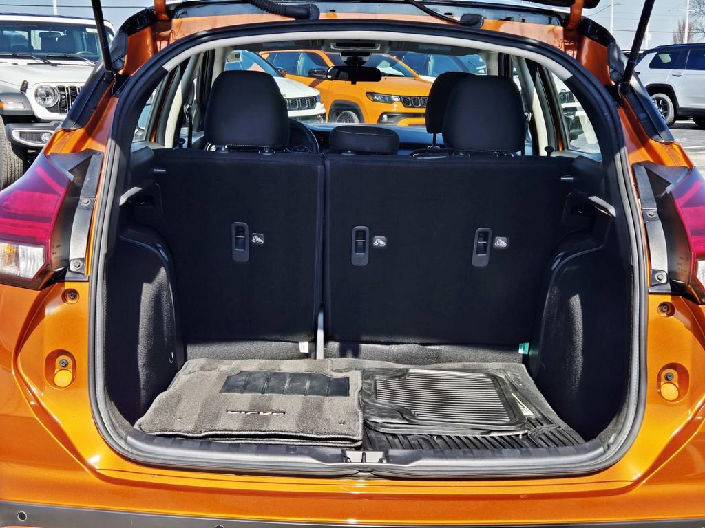 Used 2024 Nissan Kicks SV image 13