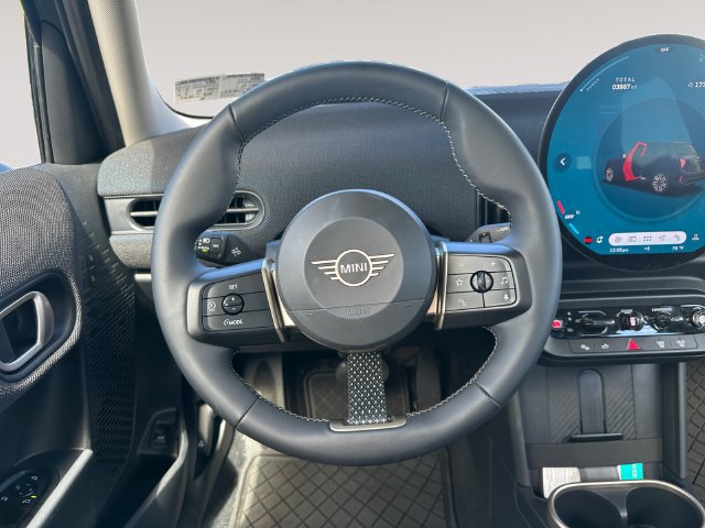 Used 2026 MINI Cooper 4-Door Hardtop FWD image 12