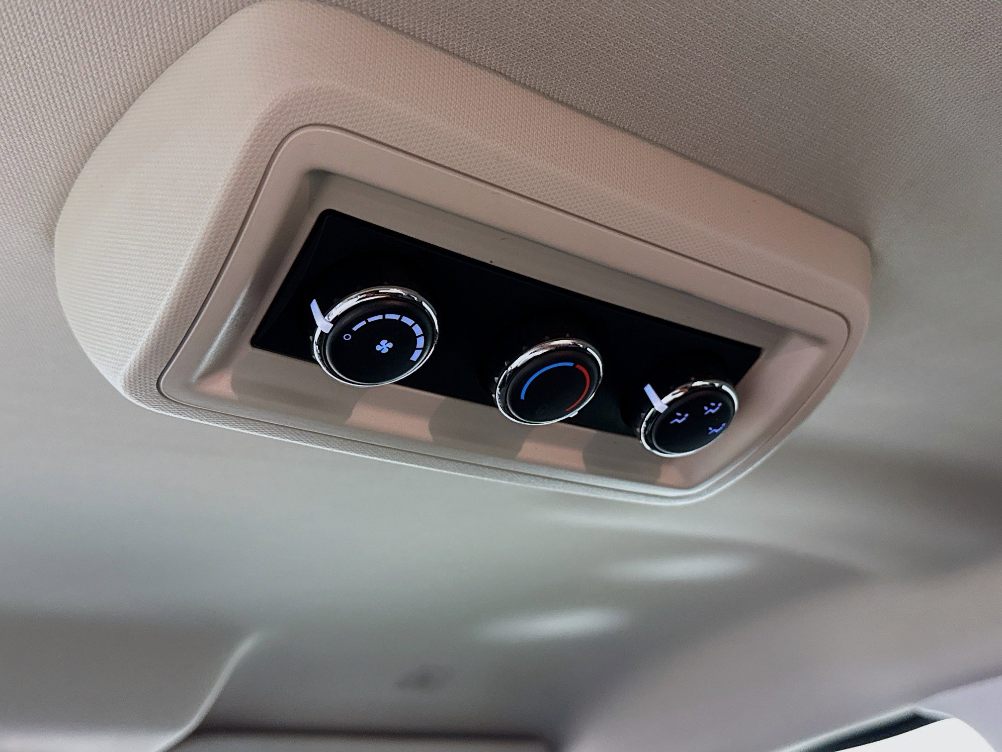 Used 2020 Dodge Journey SE w/ SE Popular Equipment Group image 28