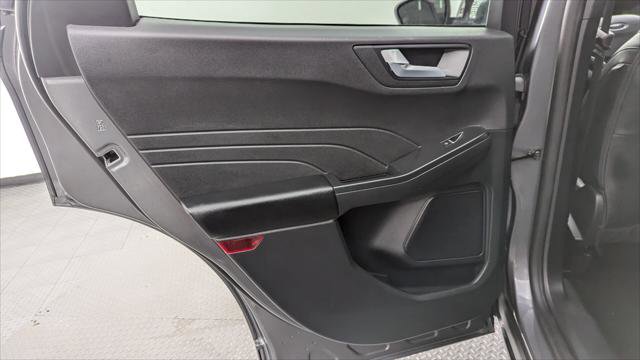 Used 2025 Ford Escape ST-Line Select AWD/4WD image 16