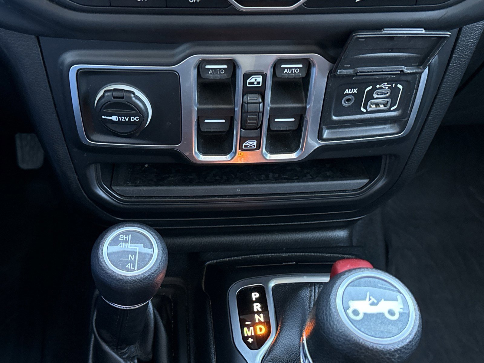 Used 2018 Jeep Wrangler Unlimited Sport S image 23