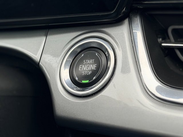 Certified 2024 Chevrolet Trax LT w/ Sunroof Package image 11