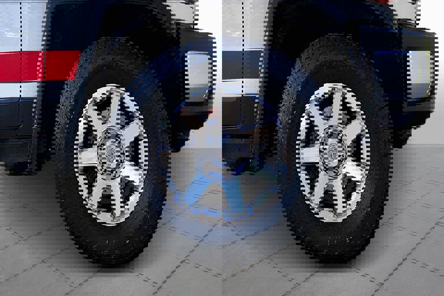 Used 2014 Toyota FJ Cruiser 4WD w/ Upgrade Package image 10