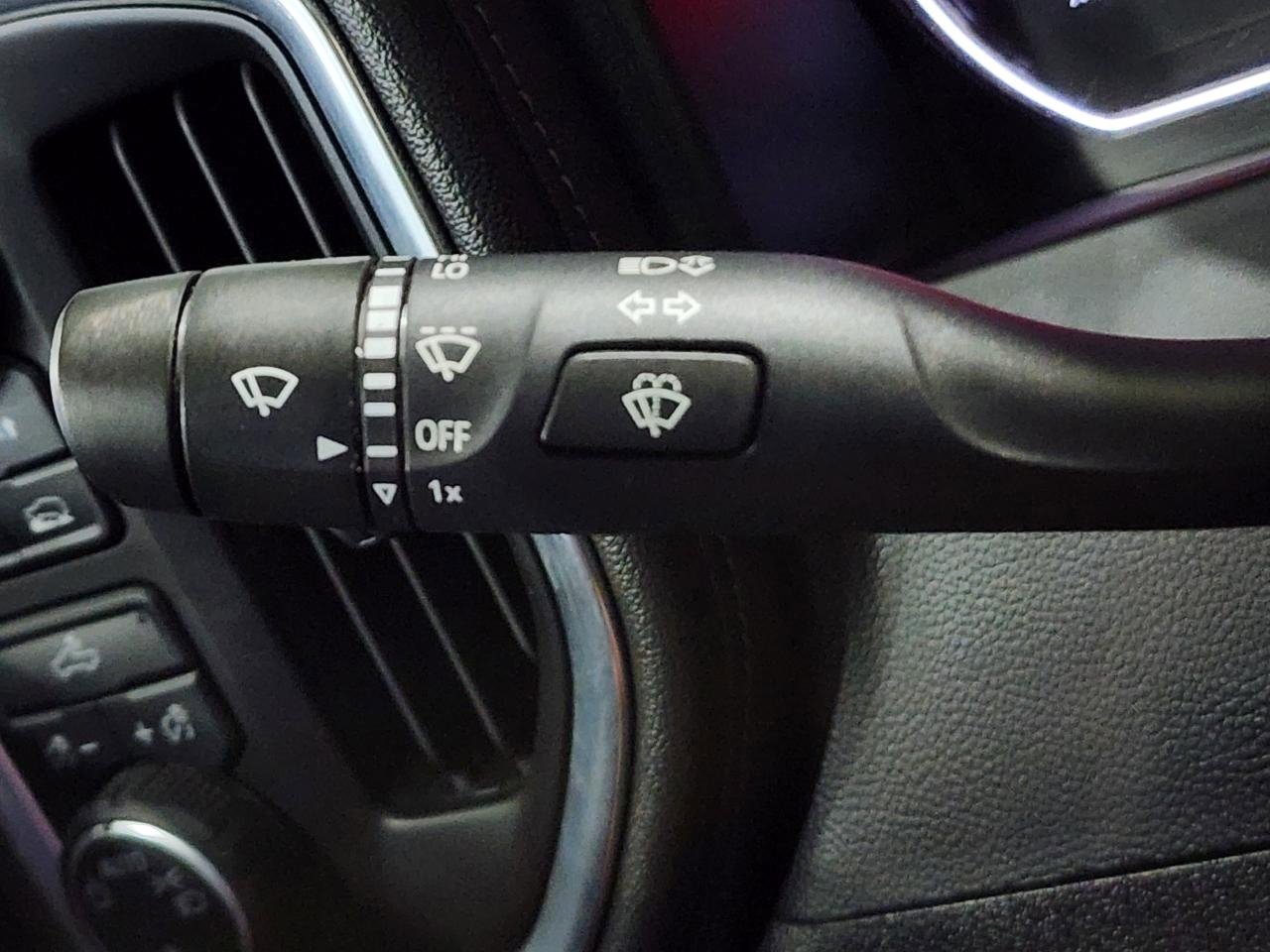 Used 2022 Chevrolet Silverado 1500 LT image 16