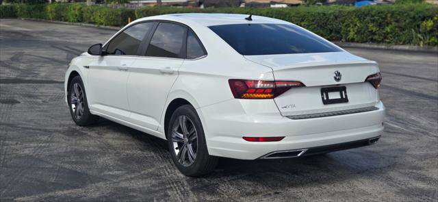 Used 2019 Volkswagen Jetta R-Line w/ R-Line Cold Weather Package image 4