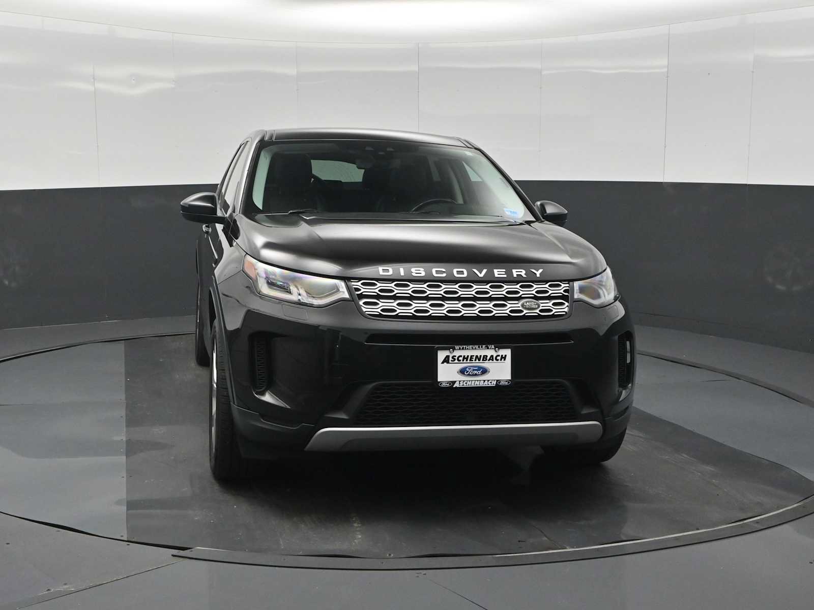 Used 2020 Land Rover Discovery Sport SE AWD/4WD image 3