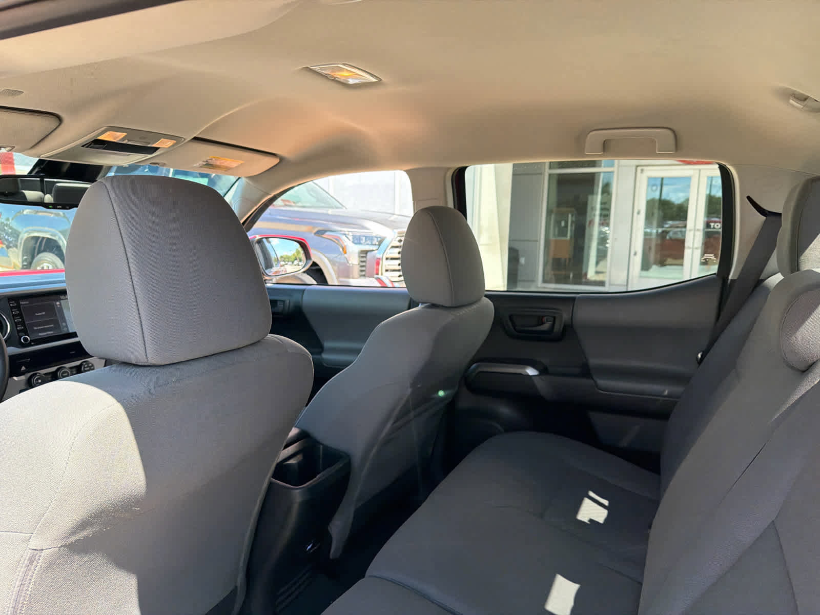 Used 2020 Toyota Tacoma SR5 RWD image 31