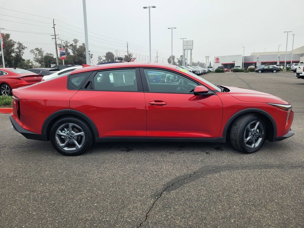 Used 2025 Kia K4 LXS image 3