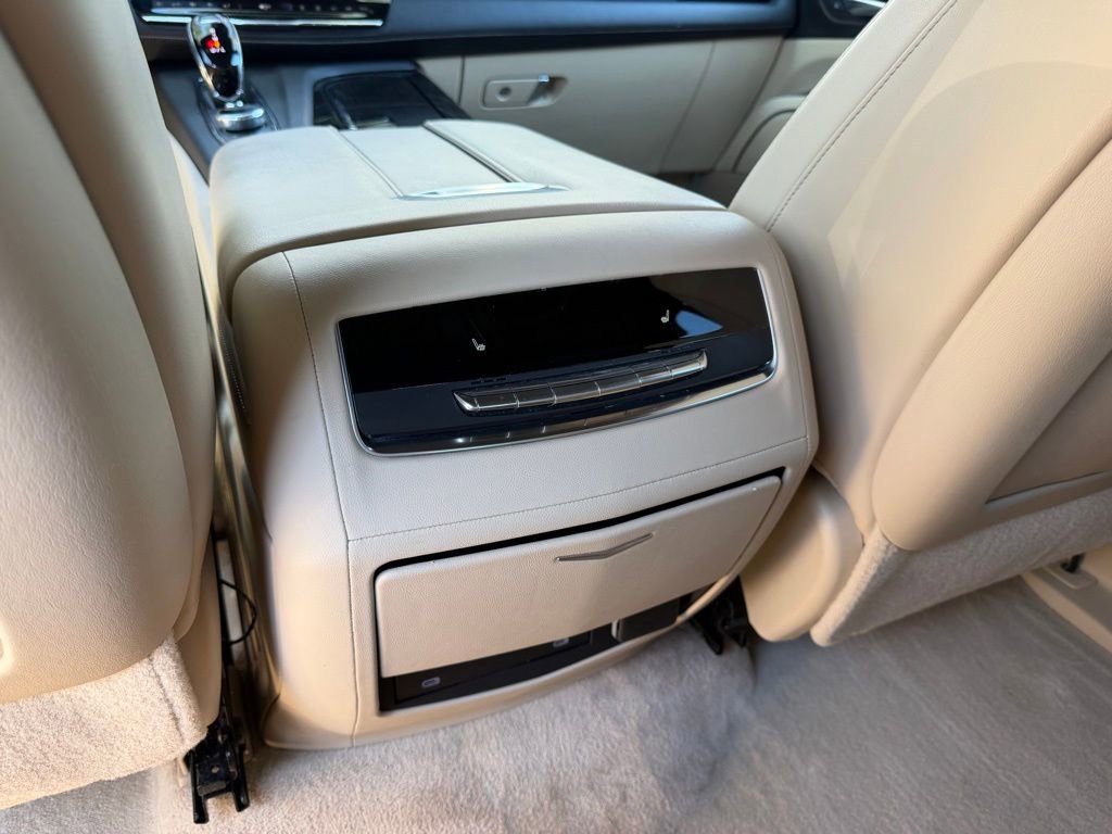 Used 2021 Cadillac Escalade Premium Luxury image 24