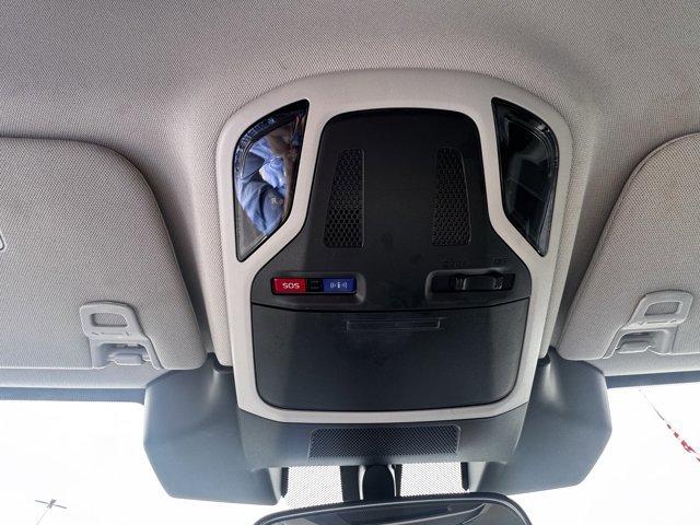 Used 2024 Subaru Outback Premium image 19