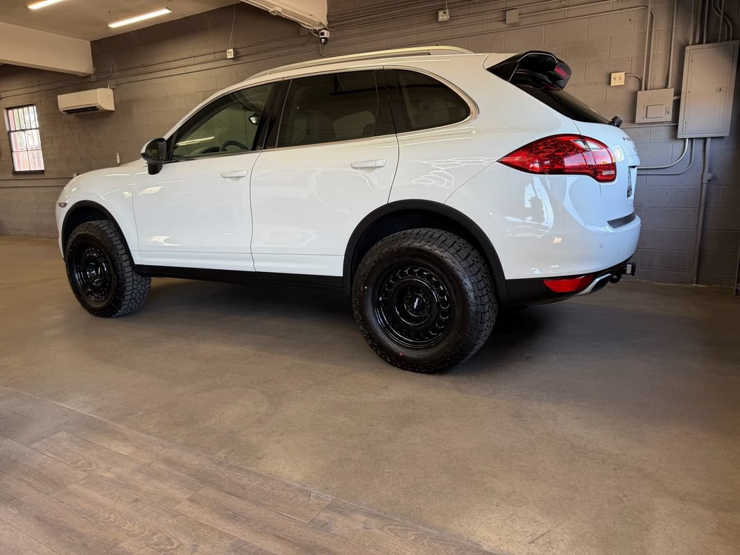 Used 2014 Porsche Cayenne Diesel Platinum Edition AWD/4WD image 2