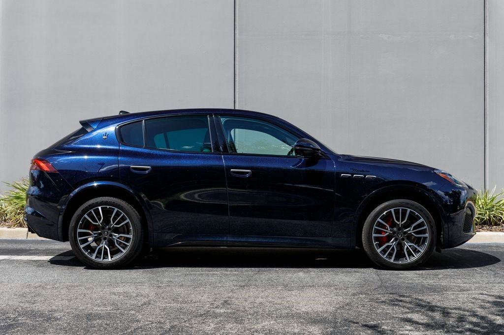Certified 2023 Maserati Grecale Modena AWD/4WD image 6