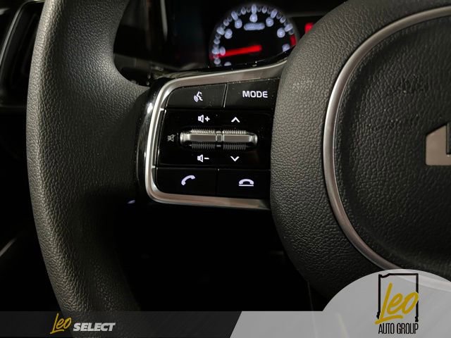 Used 2023 Kia Sorento LX image 17