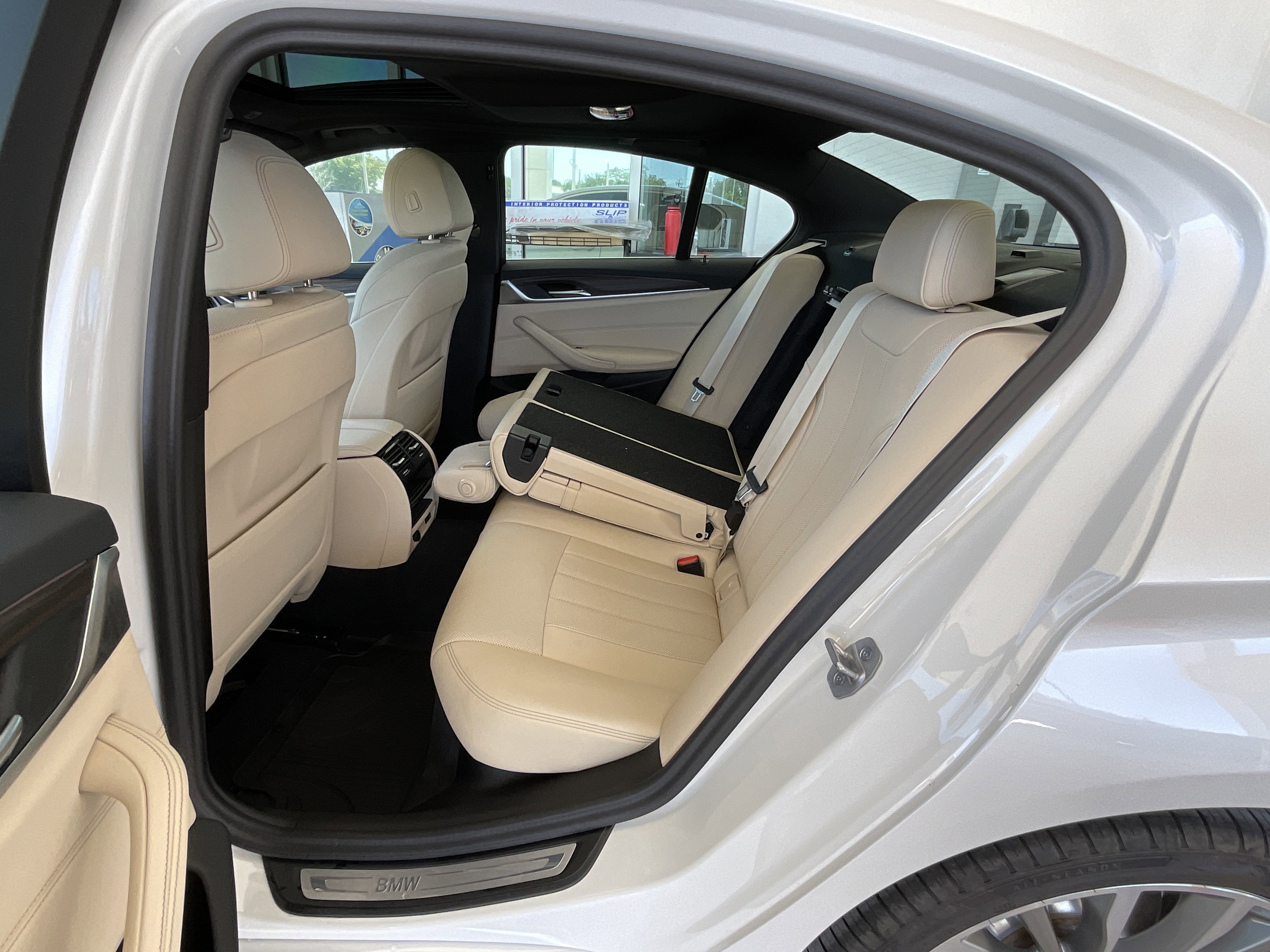 Certified 2023 BMW 530i w/ Convenience Package image 28