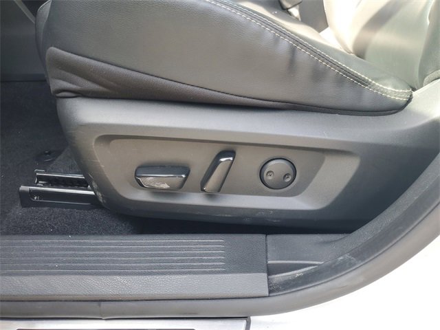 Used 2023 Nissan Rogue SL w/ SL Premium Package image 16