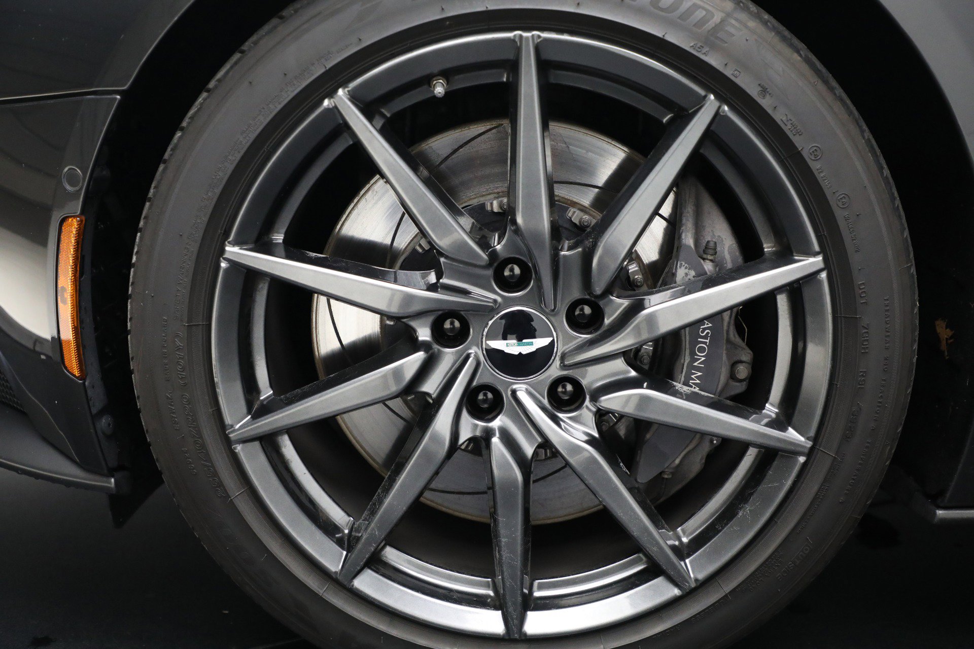 Used 2019 Aston Martin DB11 V8 image 28