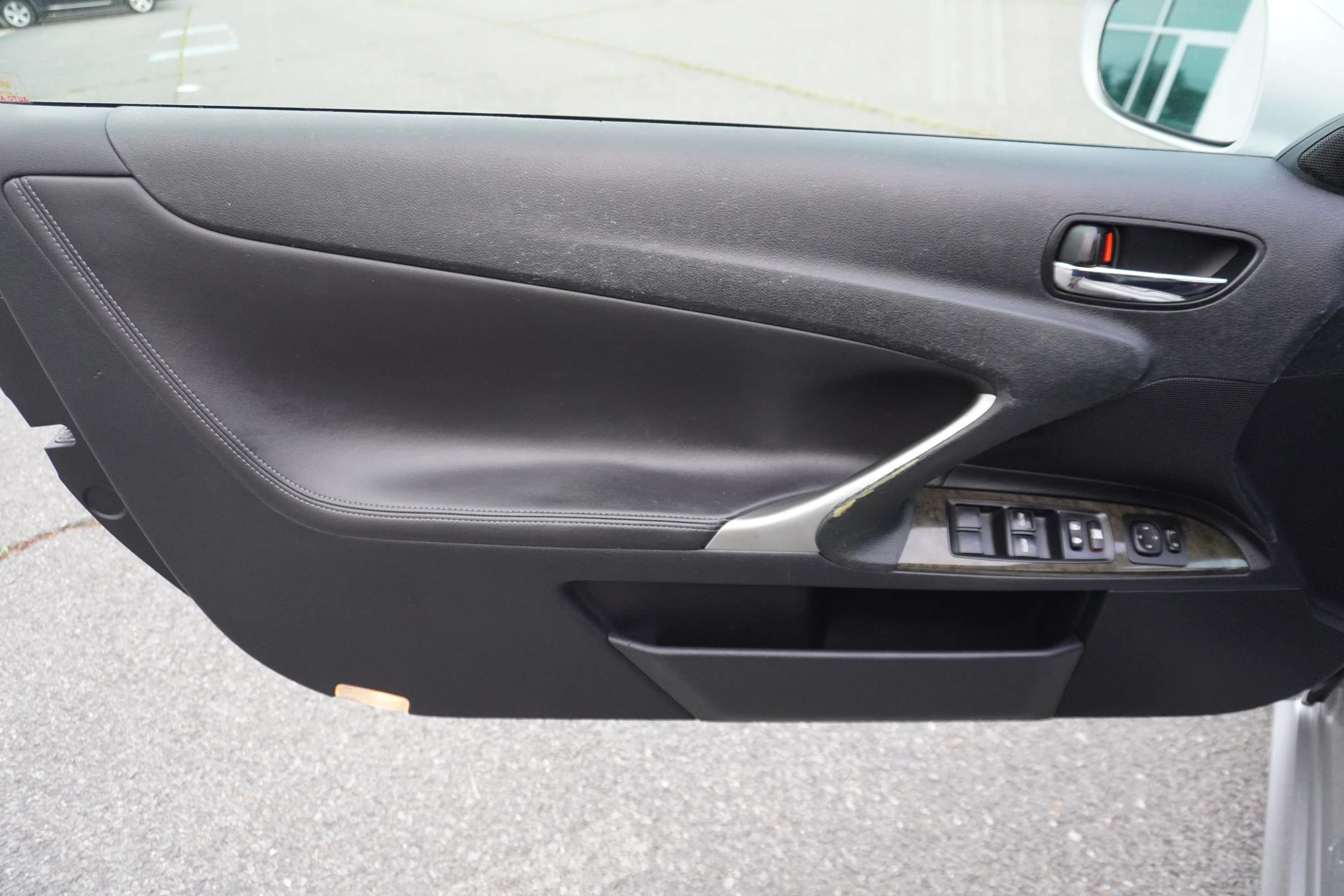 Used 2011 Lexus IS 250C RWD image 13