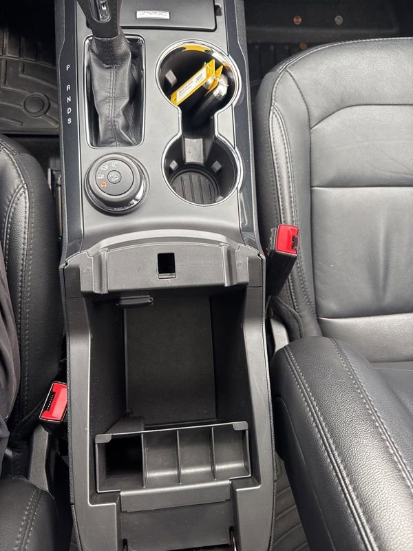 Used 2018 Ford Explorer XLT w/ Equipment Group 202A AWD/4WD image 15