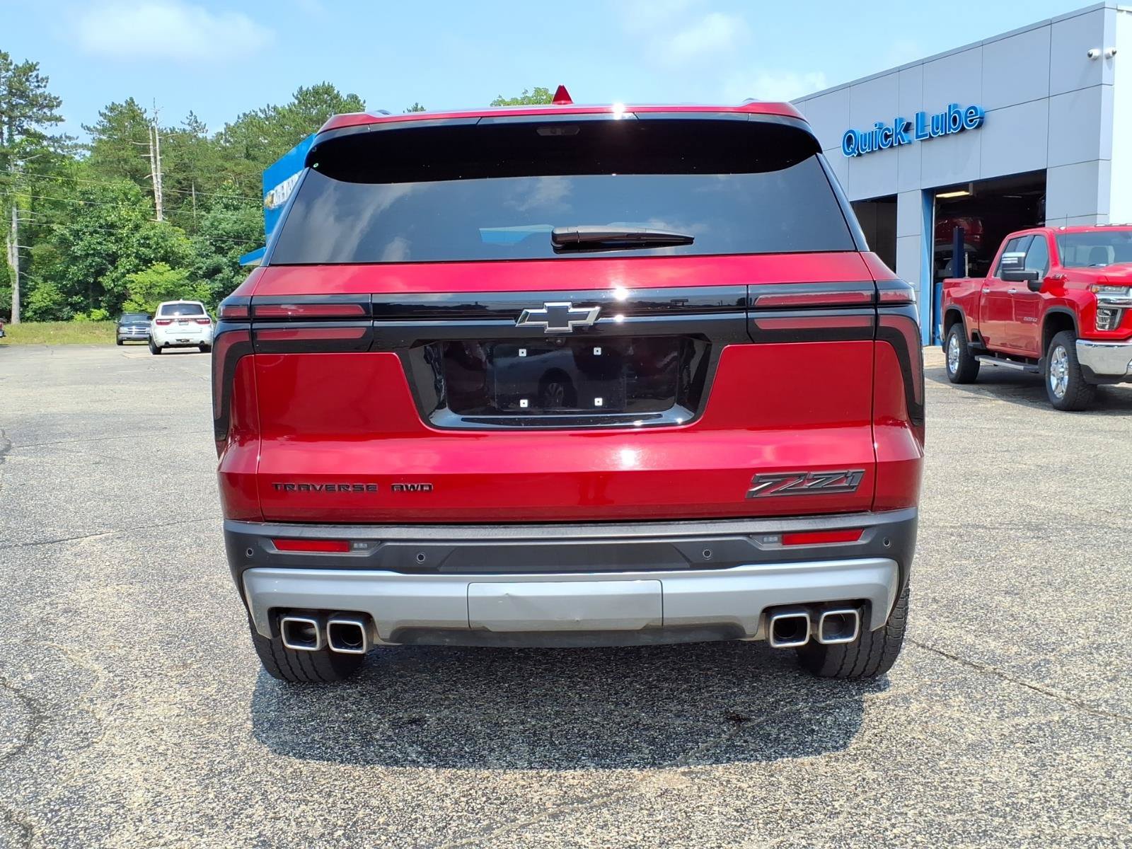 Used 2025 Chevrolet Traverse Z71 w/ Enhanced Driving Package AWD/4WD image 16
