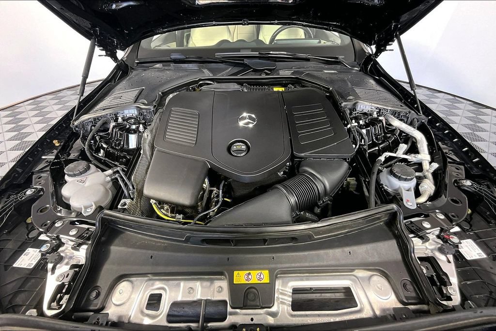 Used 2025 Mercedes-Benz C 300 Sedan image 9