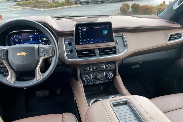 Used 2023 Chevrolet Tahoe High Country w/ Premium Package AWD/4WD image 6