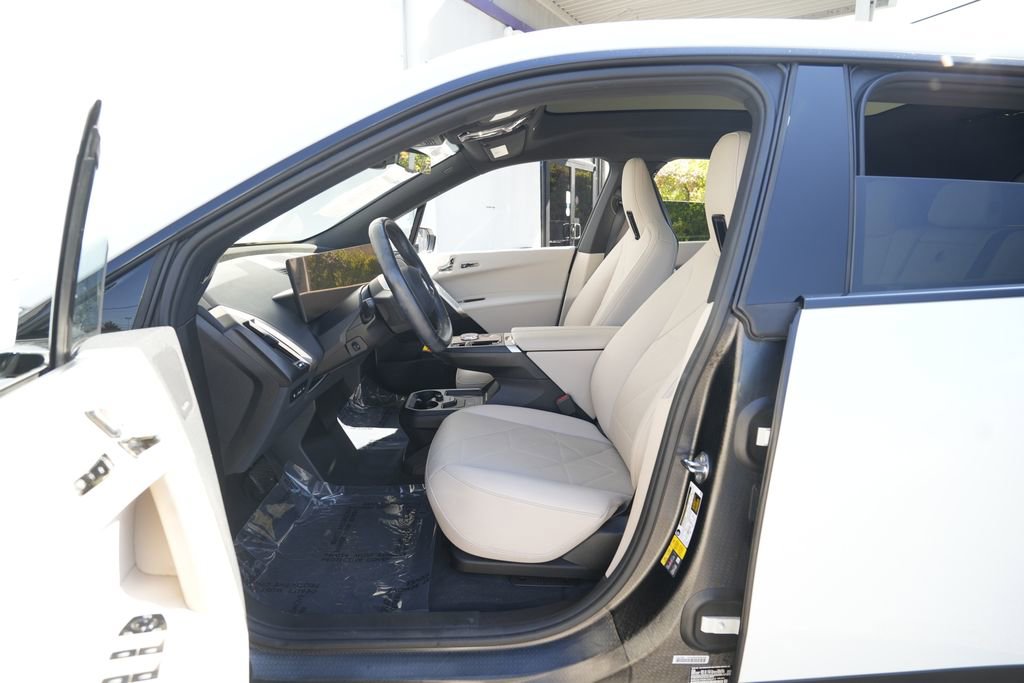 Used 2022 BMW iX xDrive50 w/ Premium Package image 17