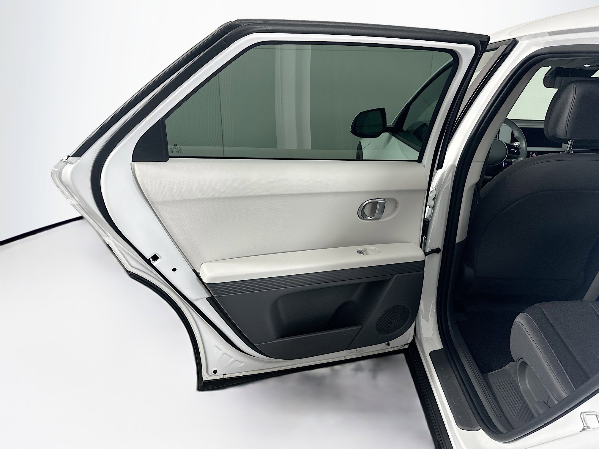 Used 2024 Hyundai Ioniq 5 SE RWD image 26