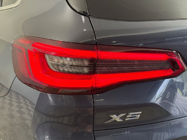 Used 2019 BMW X5 xDrive40i w/ Premium Package 2 AWD/4WD image 35