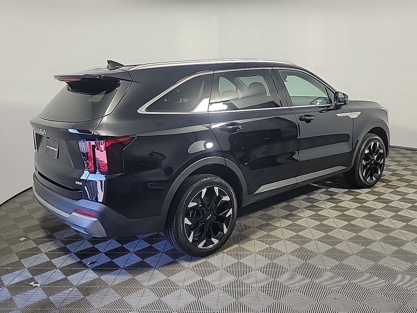 Certified 2026 Kia Sorento EX AWD/4WD image 4