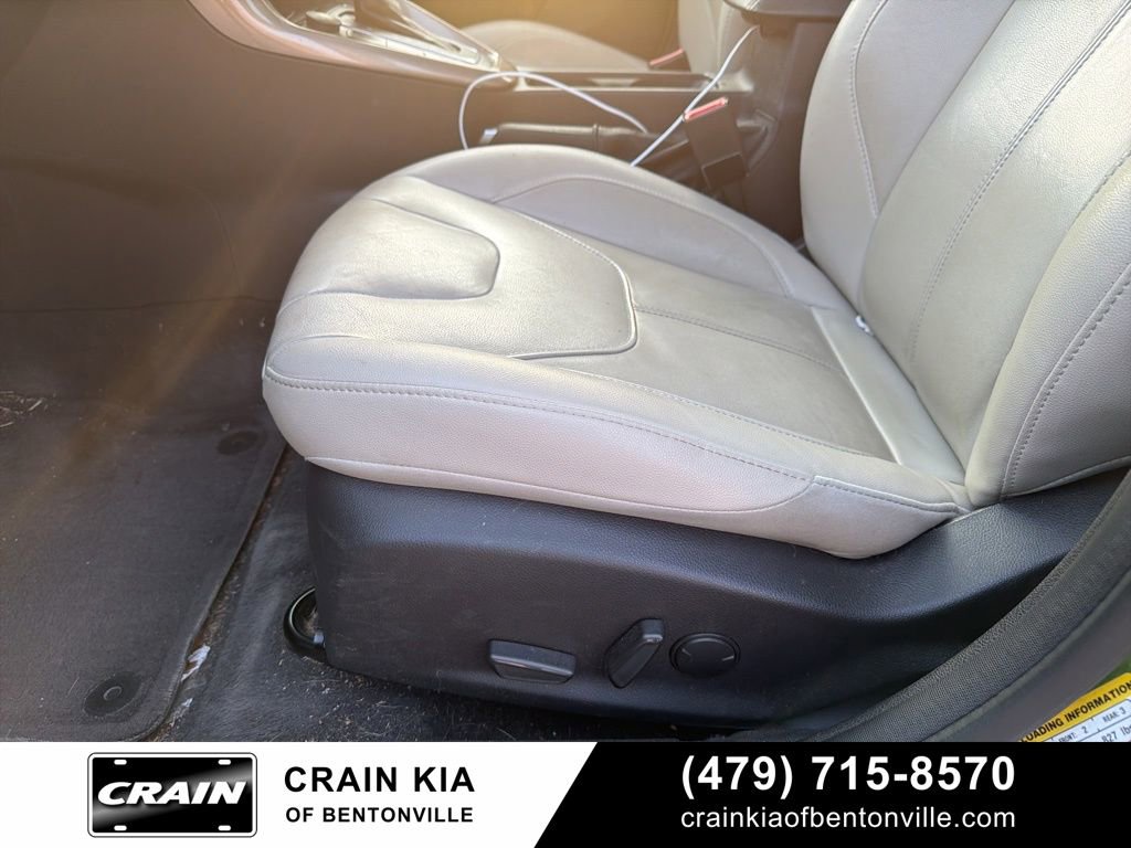 Used 2018 Ford Focus Titanium image 10