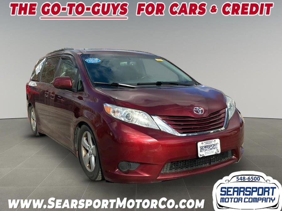 Used 2017 Toyota Sienna LE image 3