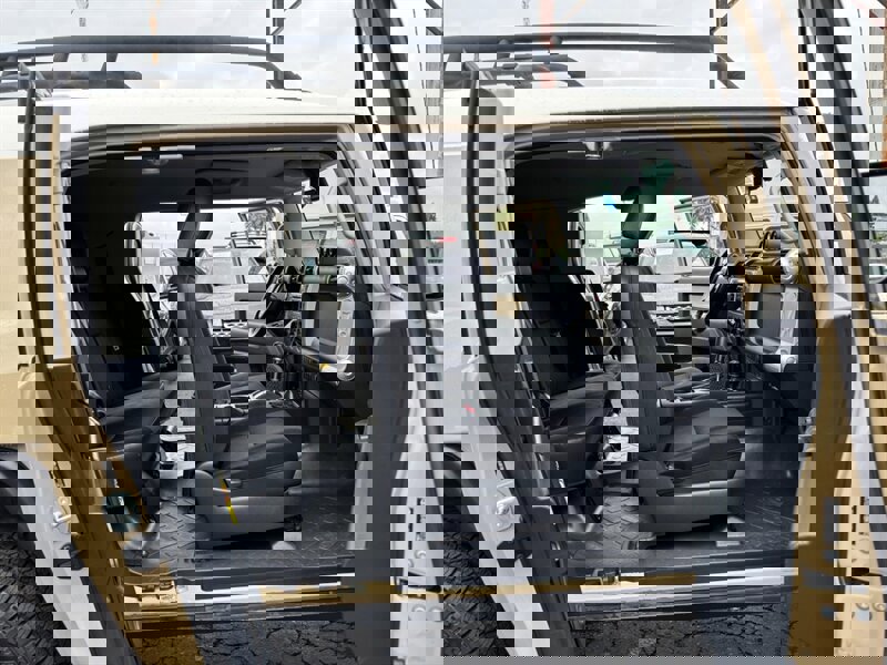 Used 2011 Toyota FJ Cruiser 4WD w/ Upgrade Pkg image 15