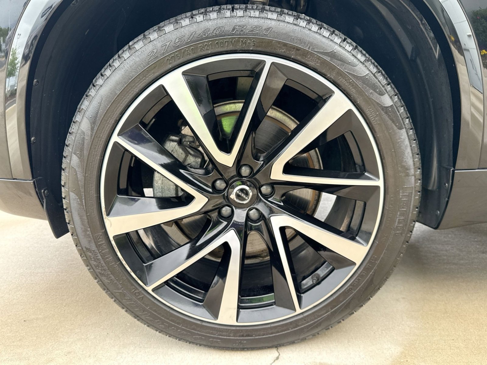 Certified 2024 Volvo XC90 B6 Ultimate w/ Protection Package Premier AWD/4WD image 12