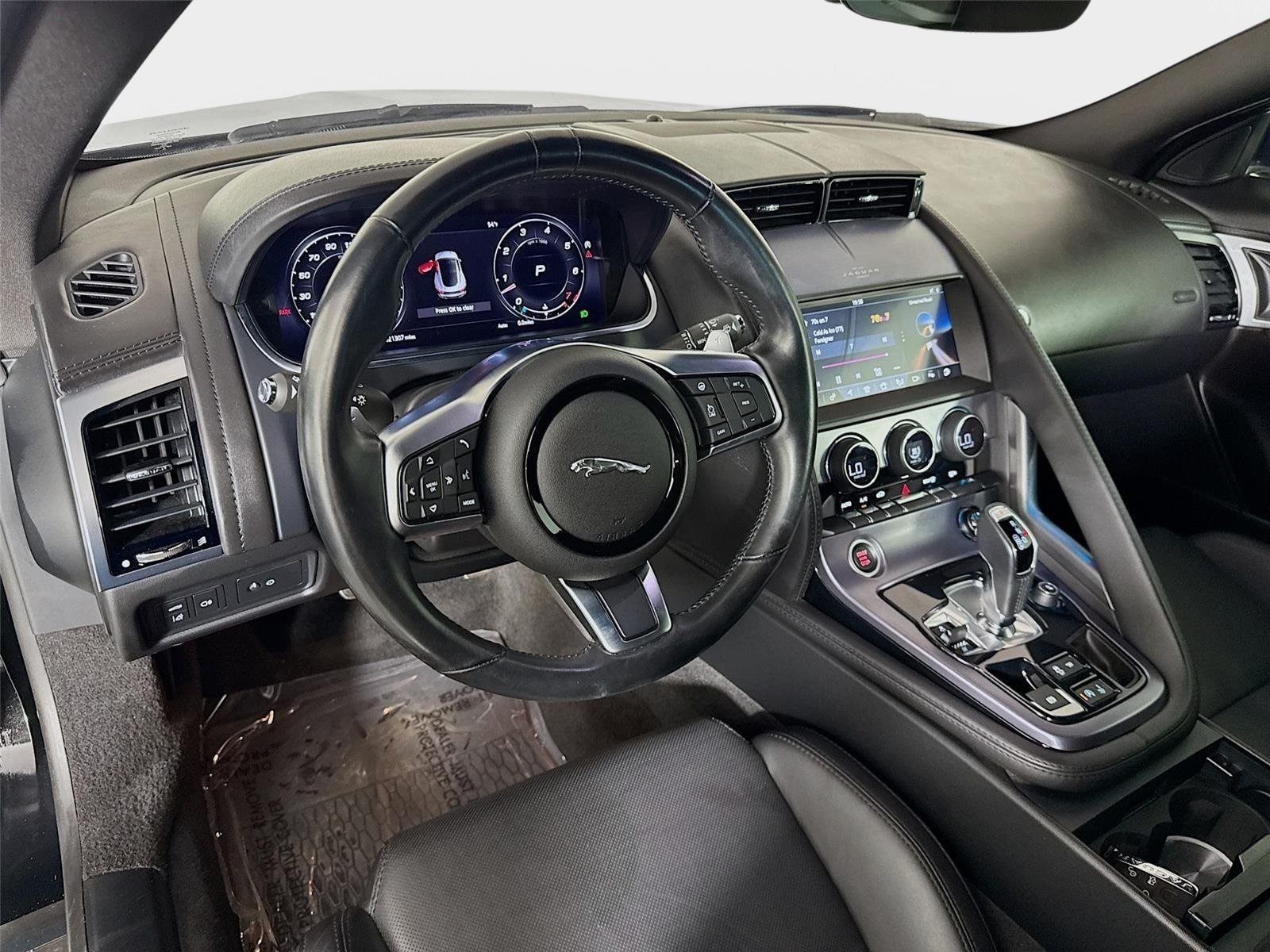 Used 2022 Jaguar F-TYPE Coupe RWD image 9