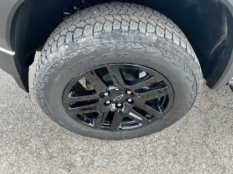 Used 2024 Chevrolet Colorado Trail Boss AWD/4WD image 39