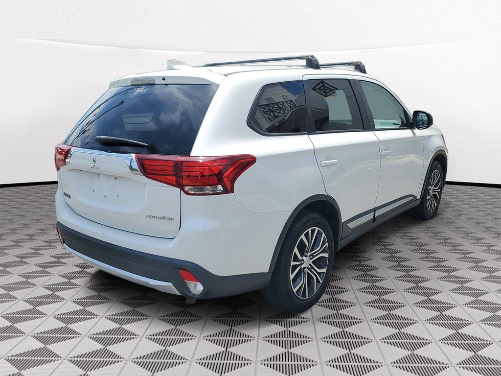 Used 2018 Mitsubishi Outlander ES AWD/4WD image 4