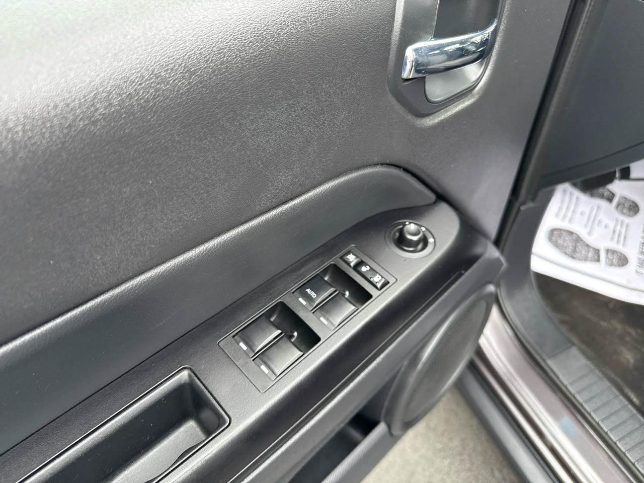 Used 2015 Jeep Patriot Sport AWD/4WD image 9